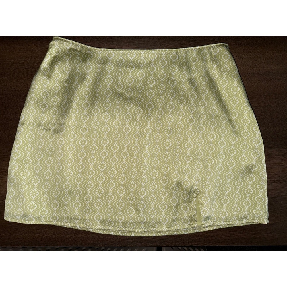 Hollister Mini Skirt Green  White Print High‎ Rise  Size M